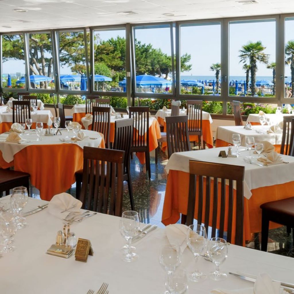Hotel Regent's-Restoran.jpg
