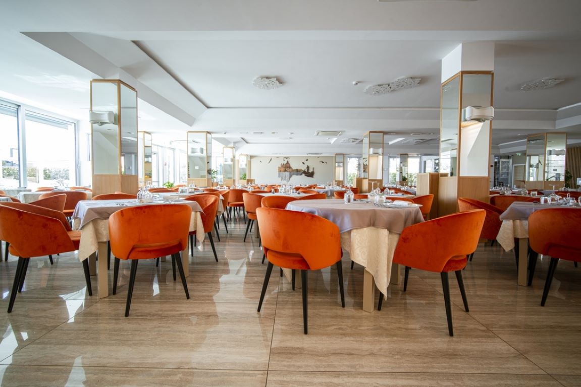 Hotel Le Soleil-Restoran.jpg