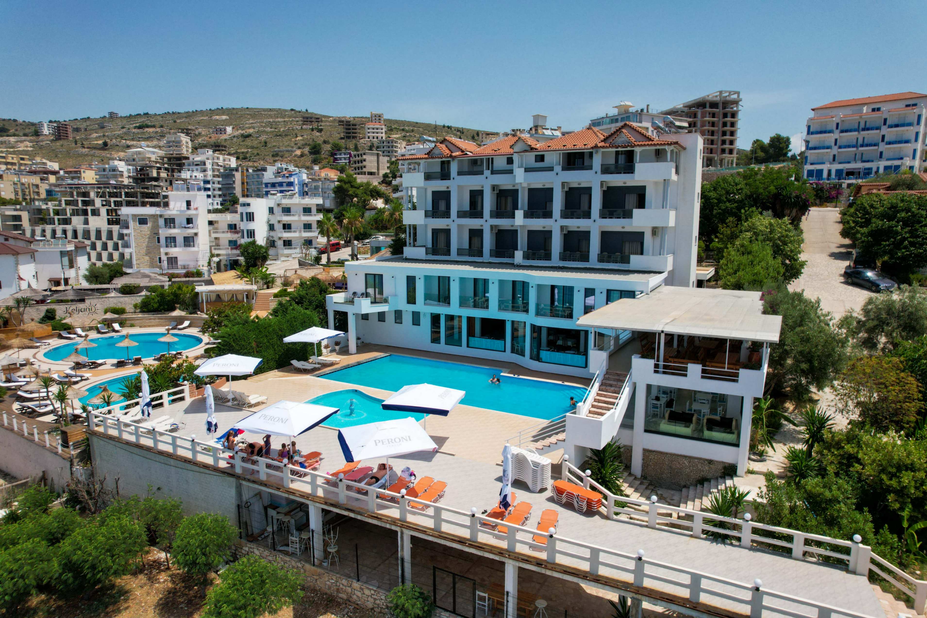 Emblem Hotel-Spoljasnji izgled.jpg