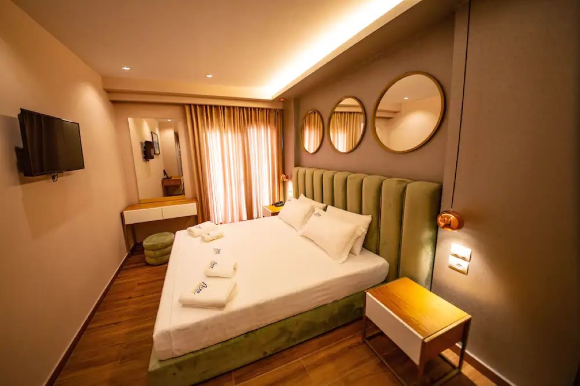 Hotel Area-Deluxe soba.jpg