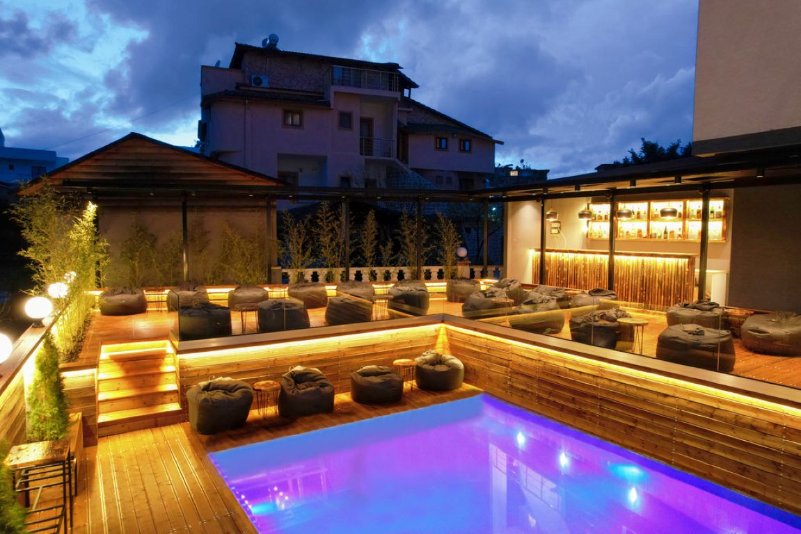 Piramida Hotel-Bazen.jpg