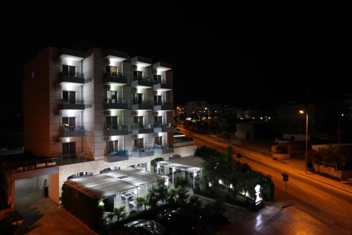 Hotel Heksamil-Nocni izgled.jpg