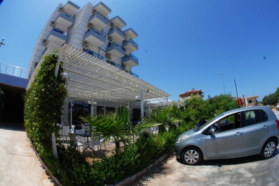 Hotel Heksamil-Prilaz hotela.jpg