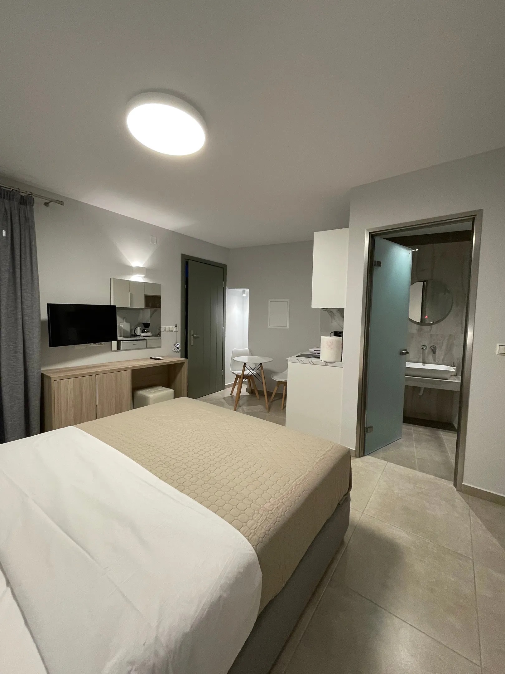 Anax Apartments Parga-Room 3.jpg