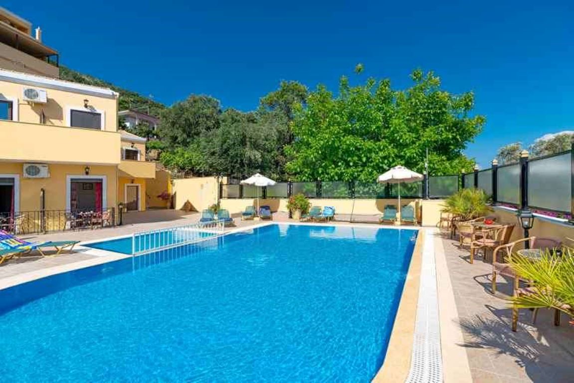 Hotel Corfu Secret-Bazen.jpg