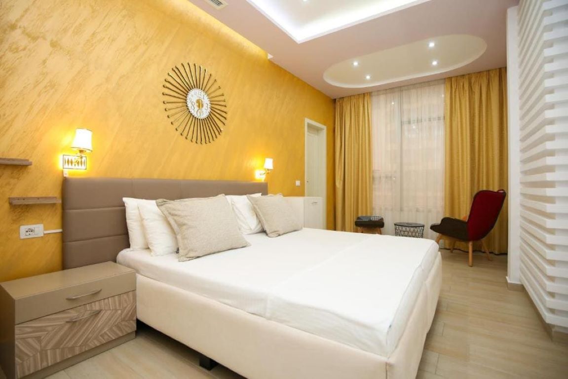 Noar Boutique Hotel-Standardna soba pogled more.jpg