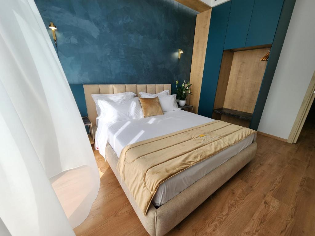 Gold Hotel-Superior suite.jpg