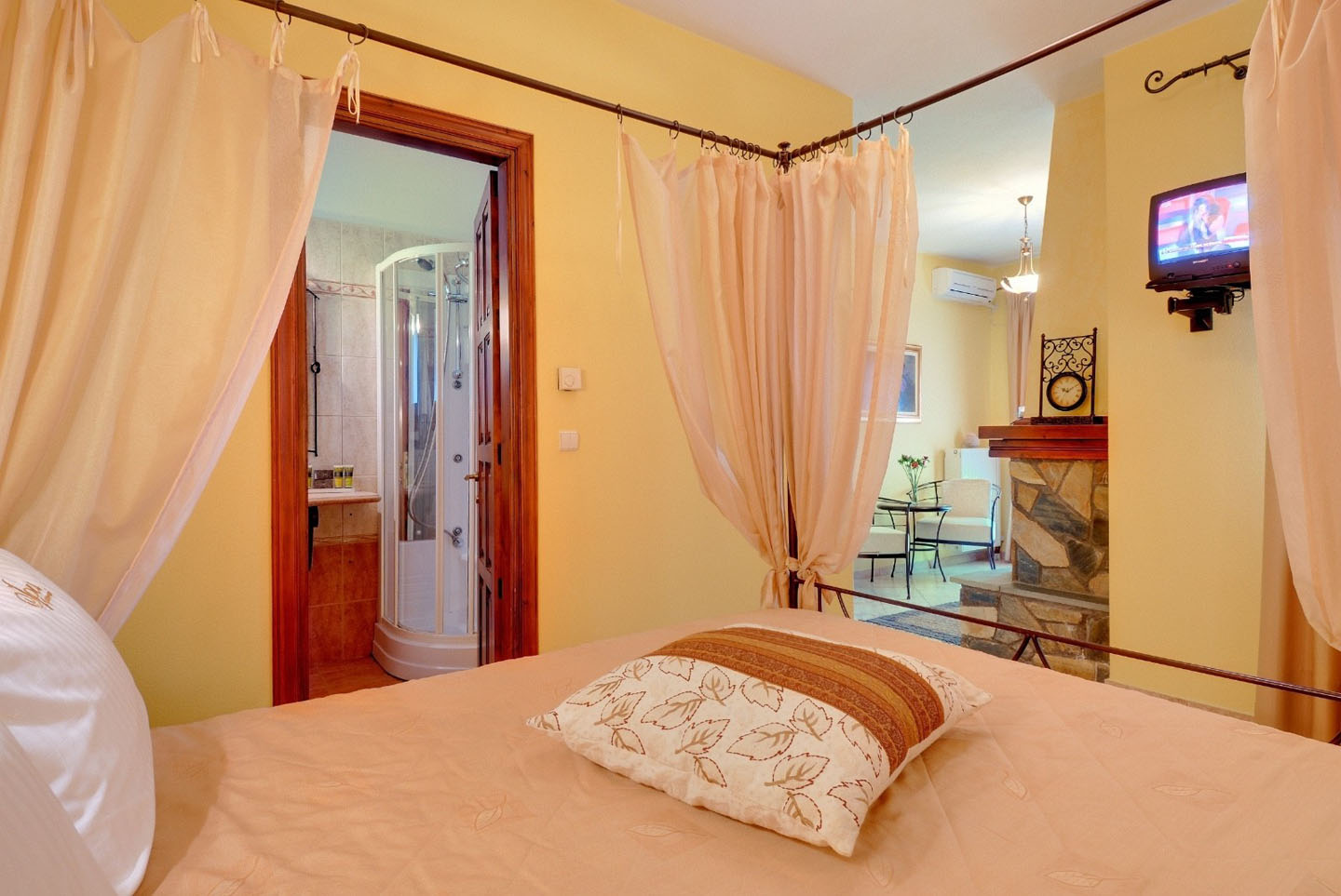 Iris-Guesthouse-jastuk.jpg