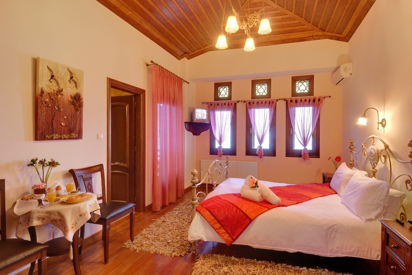 Iris-Guesthouse-soba sa bračnim krevetom.jpg
