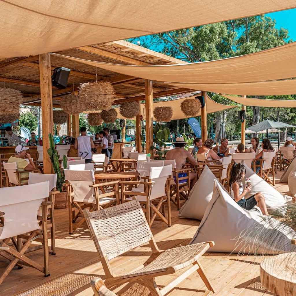Hotel Yacht-Bar.jpg