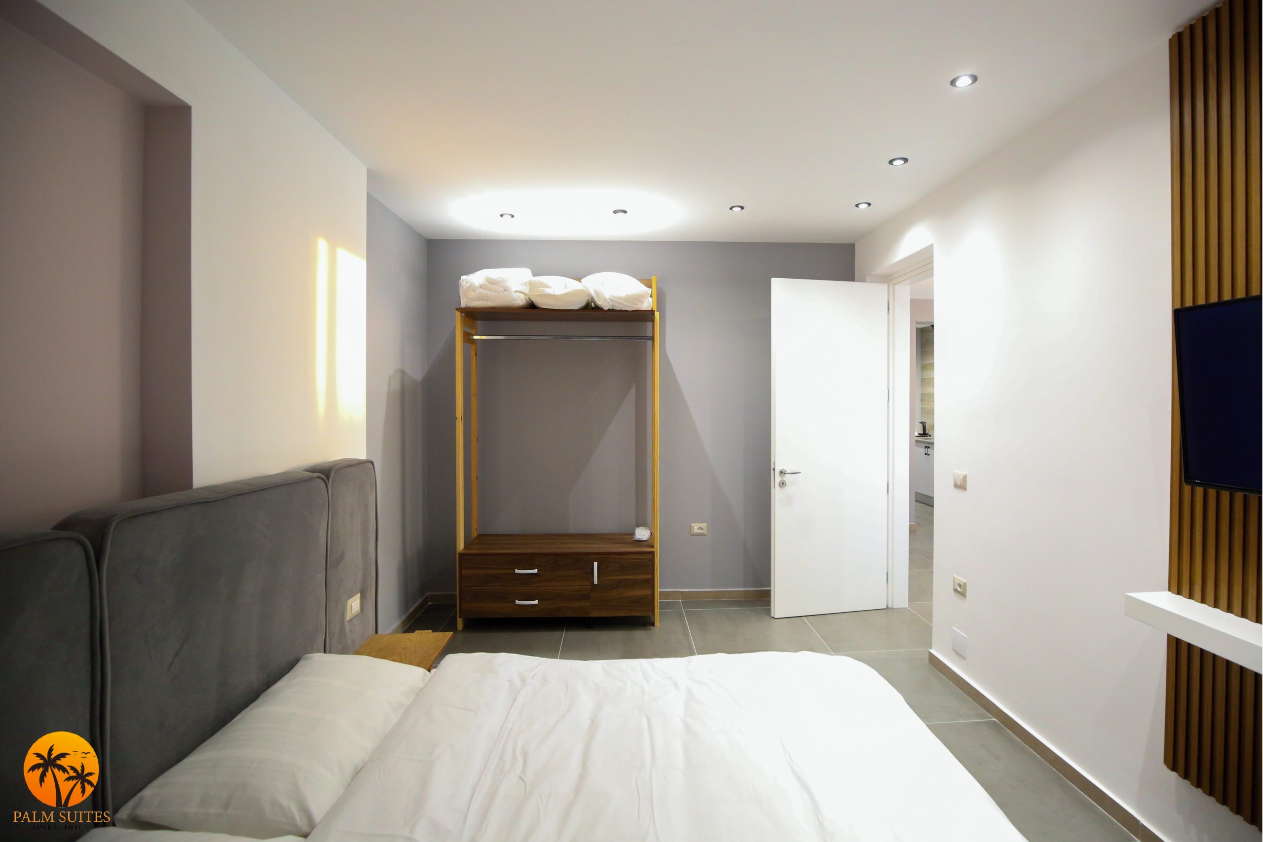 Palm Suites Apart Hotel-Penthouse pogled more spavaca soba.jpg