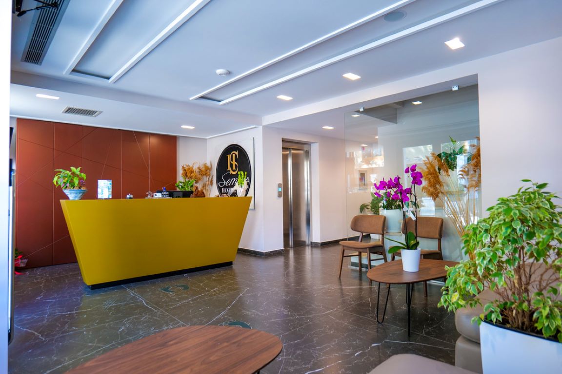 Hotel Semajo-Recepcija.jpg