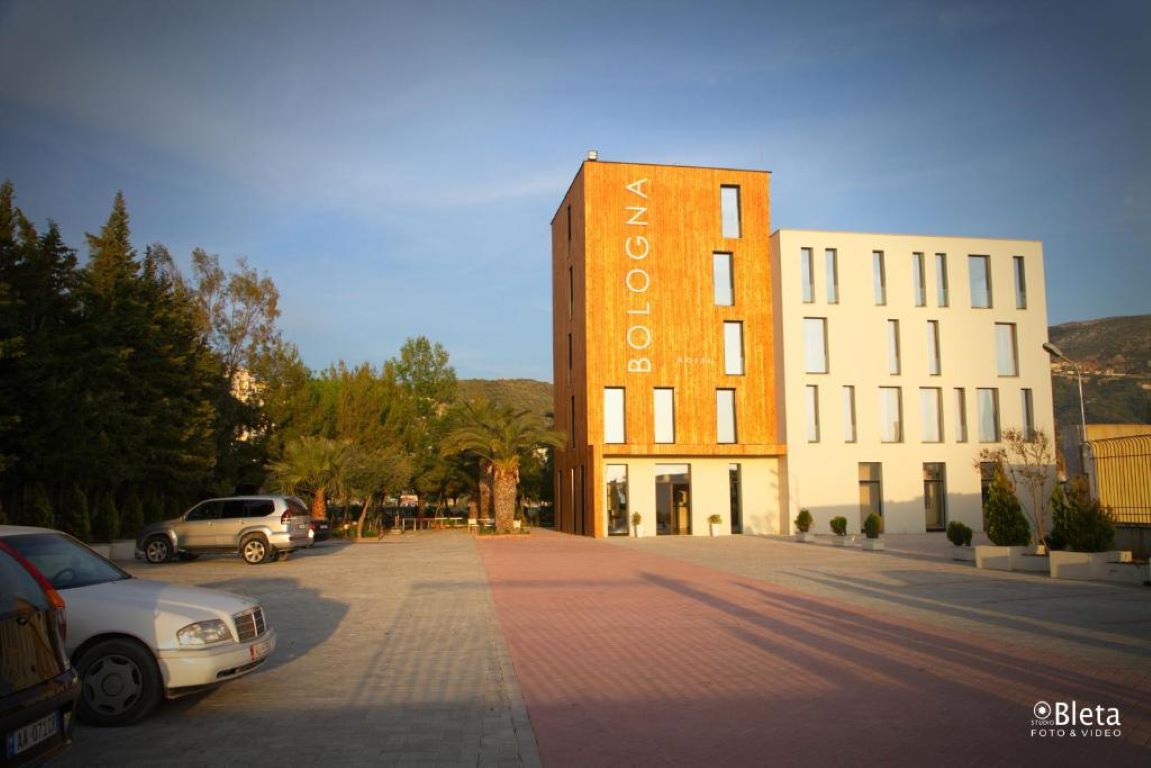 Bologna Hotel-Prilaz hotelu.jpg