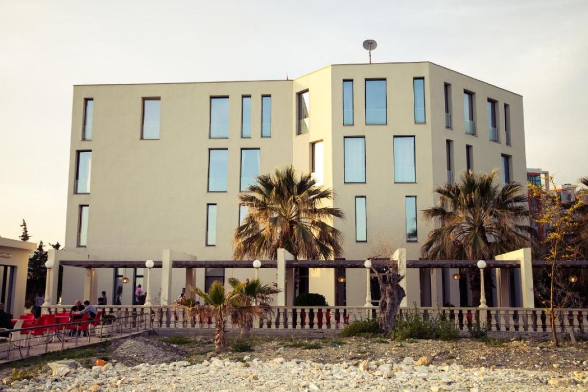 Bologna Hotel-terasa bara.jpg
