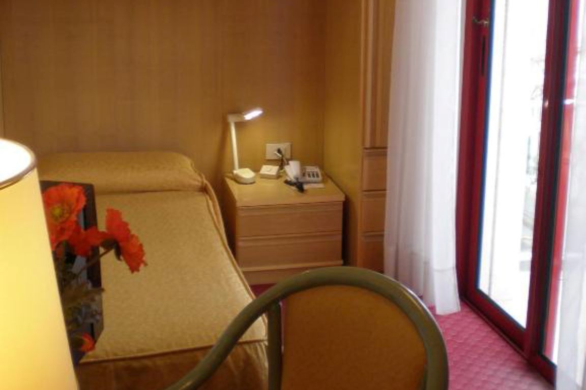 Hotel Majestic-Jednokrevetna soba.jpg