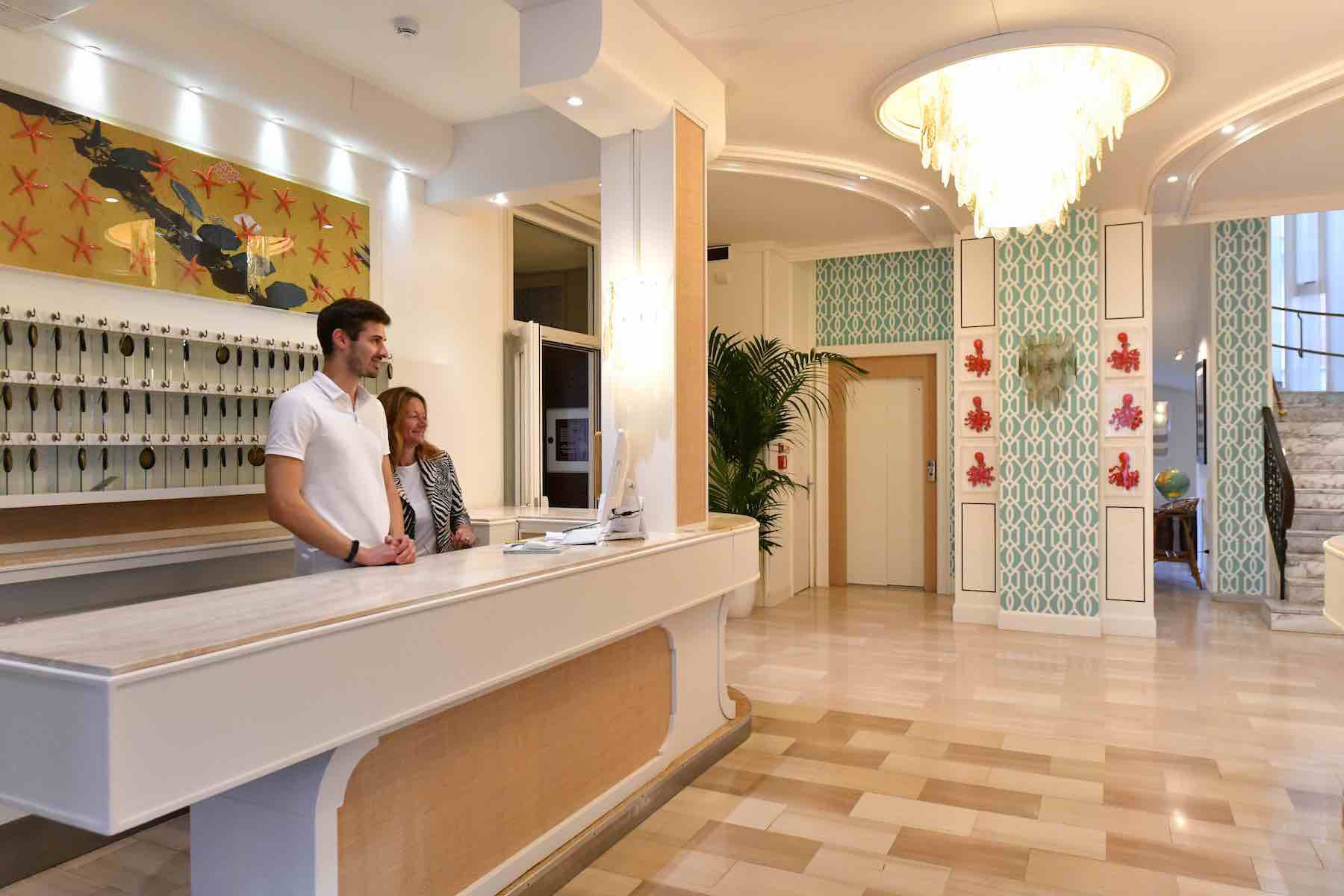 Majestic Hotel-Recepcija.jpg