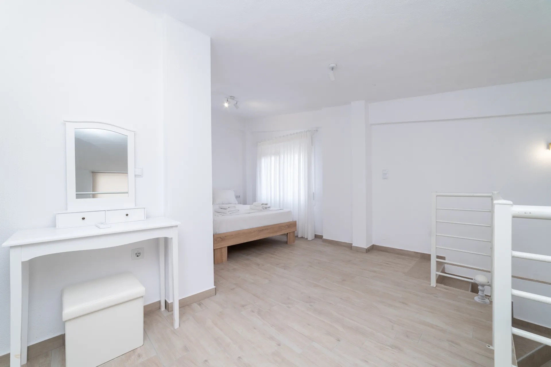Nefeli Residential Complex-Dvosoban apartman potkrovlje spavaca soba.jpg