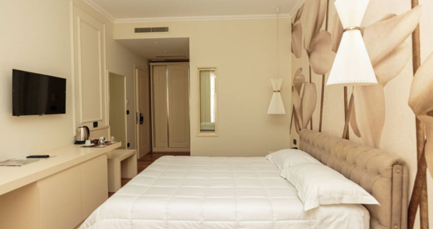 Regina City Hotel-Standardna soba.jpg