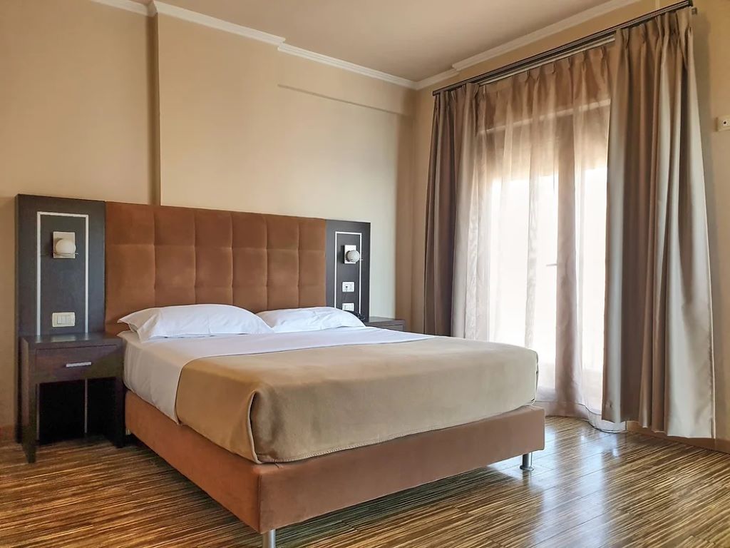 Hotel Nais Beach-Standardna soba.jpg