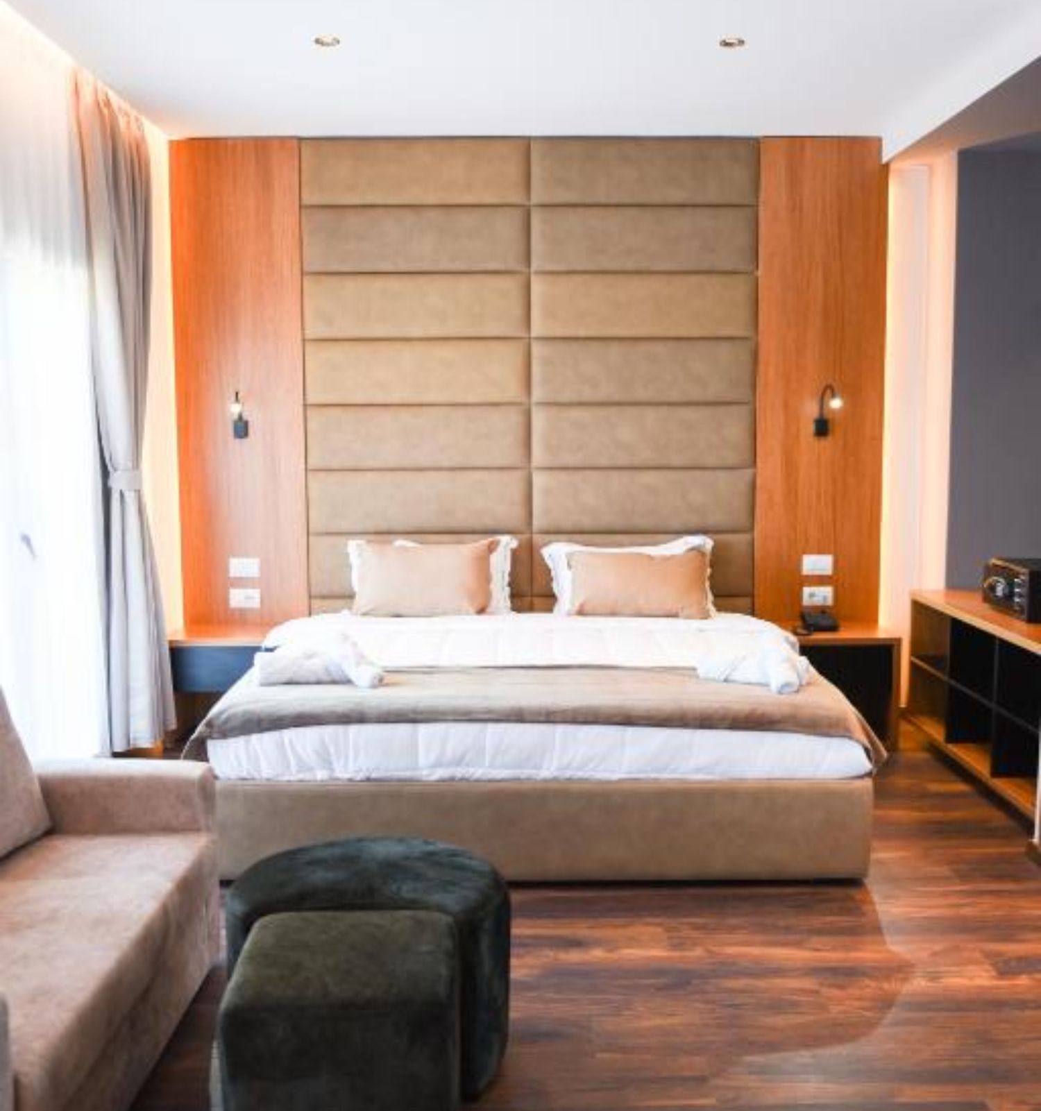 Olivia's Hill Resort-Suite pogled basta.jpg
