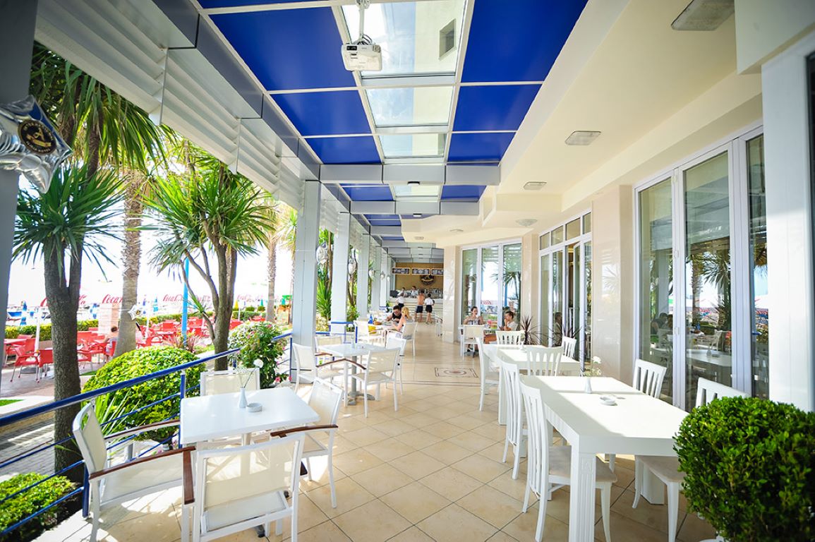 Iliria International Hotel-Terasa restorana.jpg