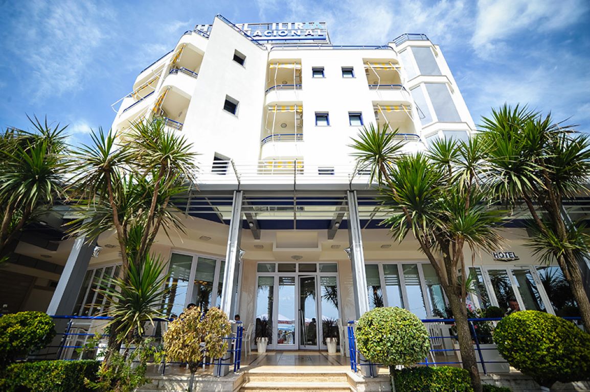 Iliria International Hotel-Ulaz u hotel.jpg