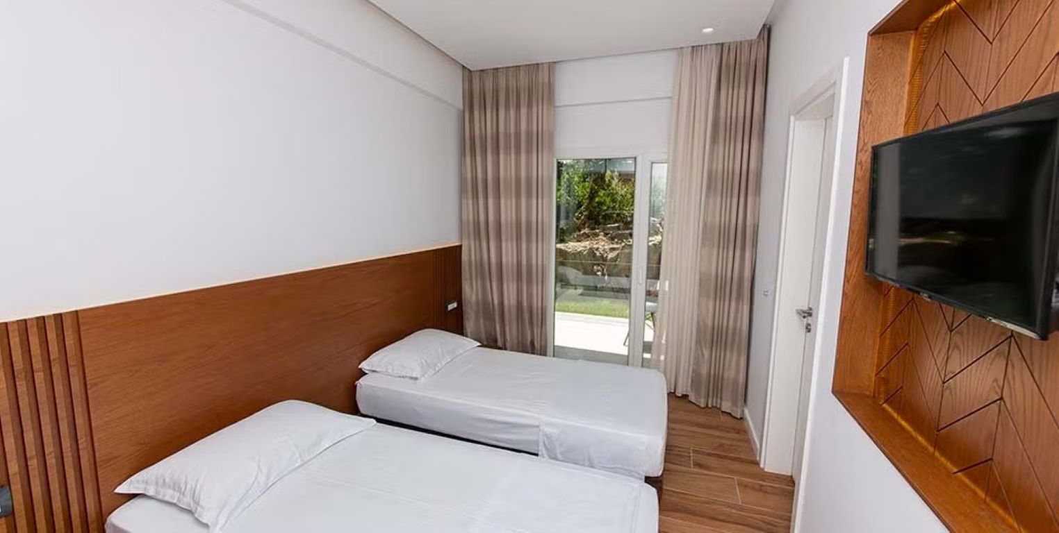 Hotel Inada-Standardna soba razdvojeni lezaji.jpg