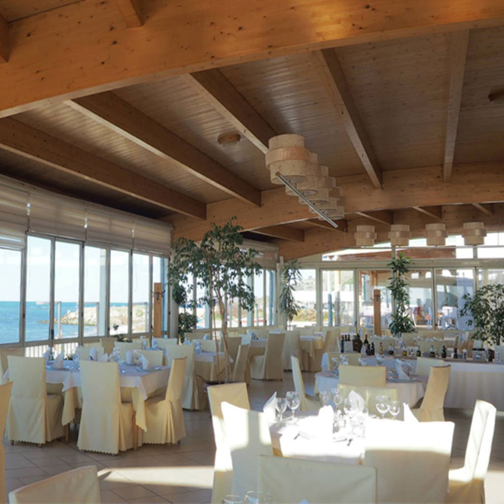 Aragosta Hotel & Restaurant-Restoran.jpg