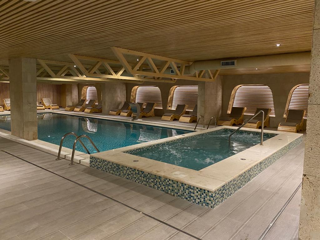 Eter Hotel-Zatvoreni bazen.jpg