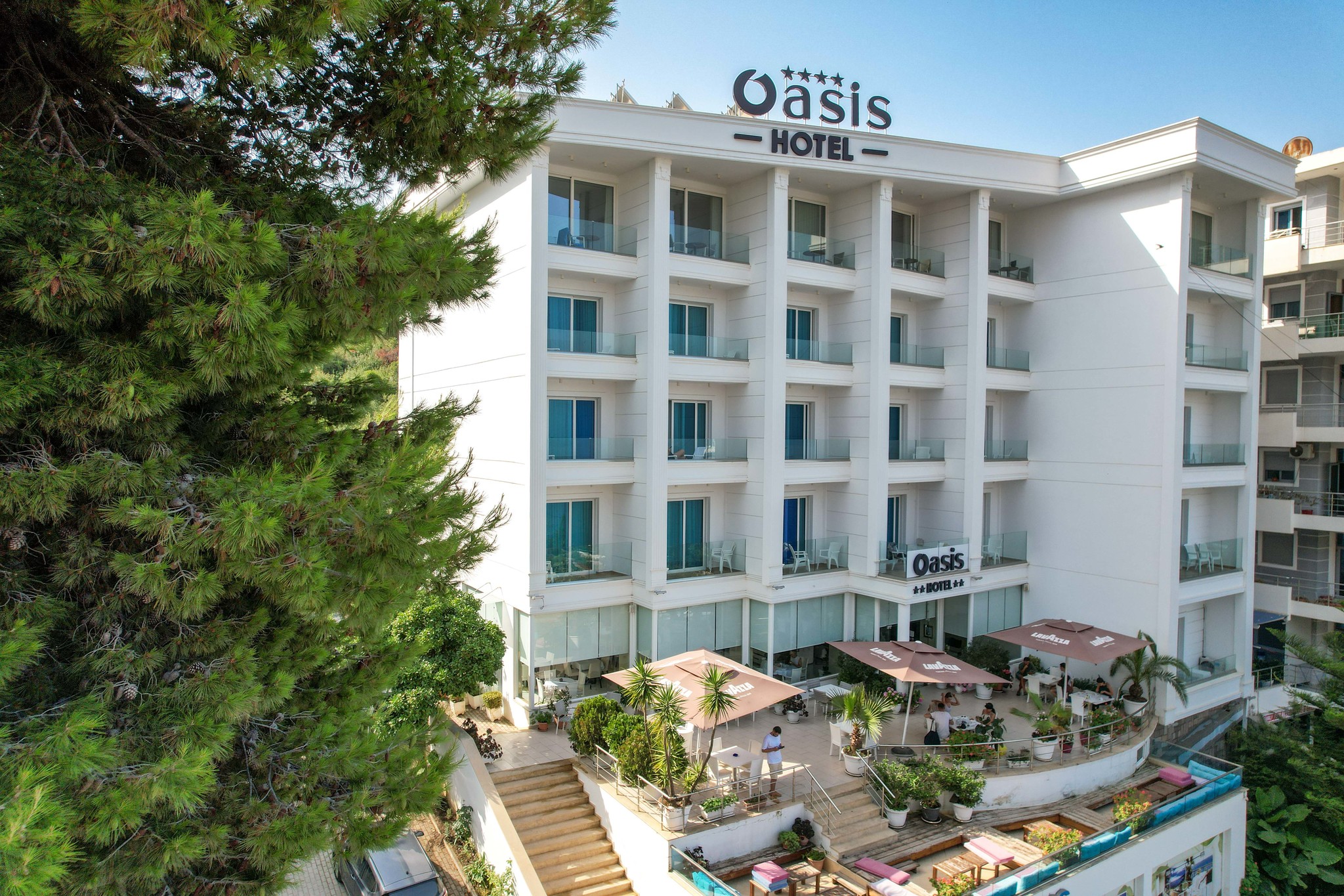 Oasis Hotel-Zgrada hotela.jpg