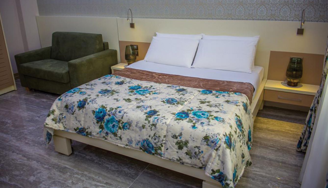 Vila Koral Hotel-Deluxe trokrevetna soba.jpg