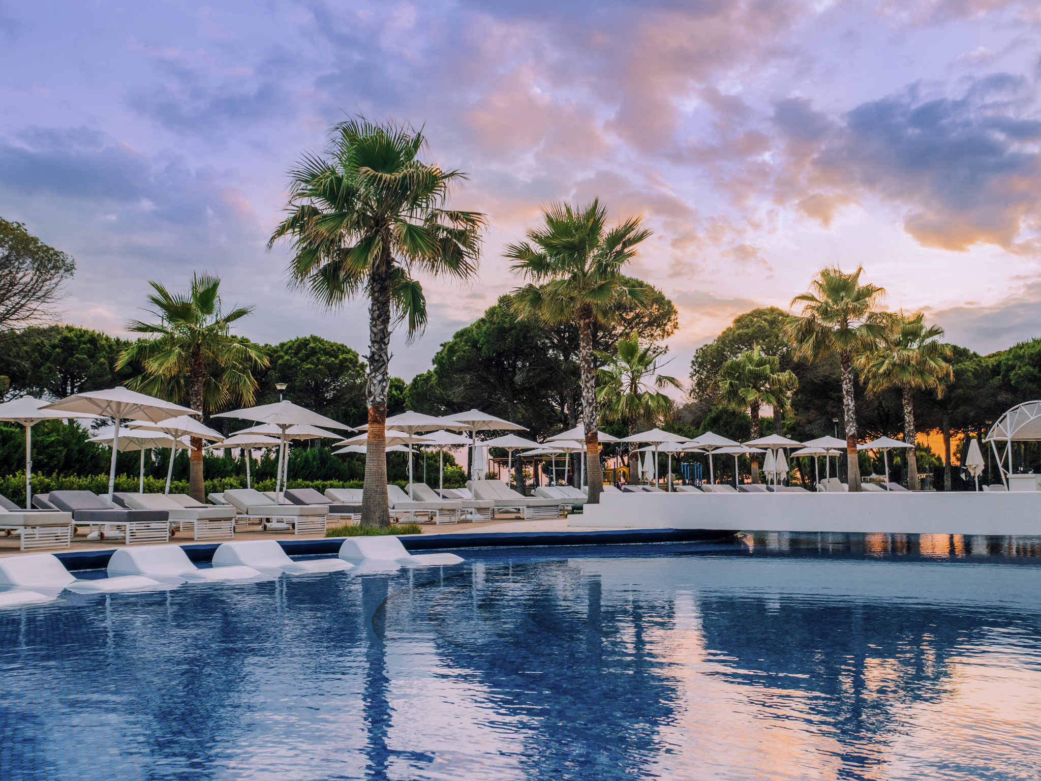 Movenpick Hotel Lalez Durres-Spoljasnji bazen.jpg