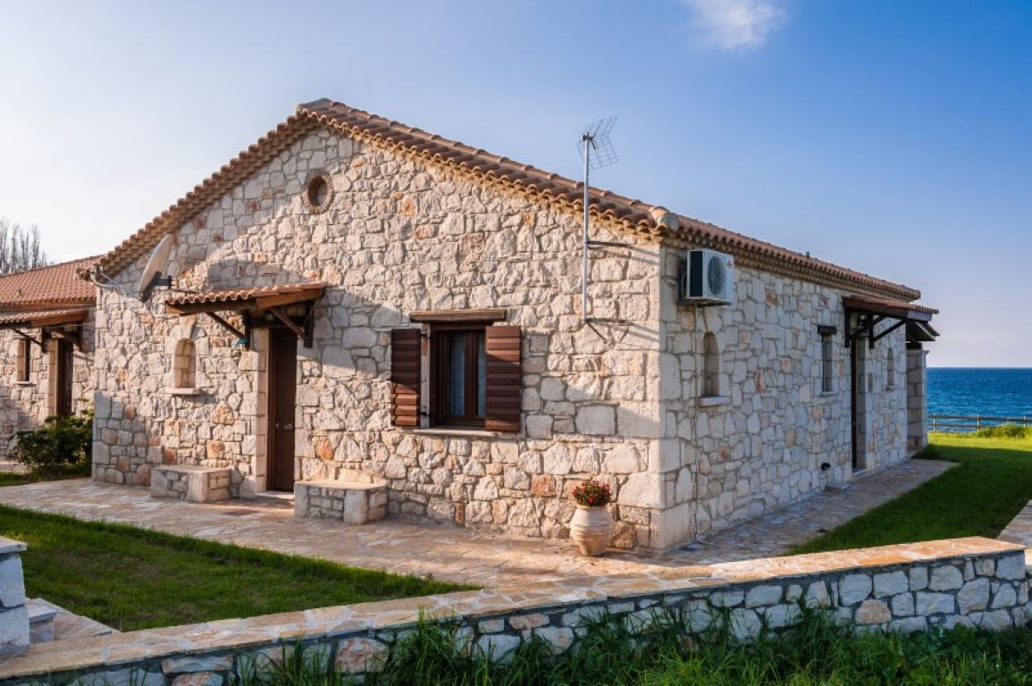 Kavos-Psarou-Villas-vila.jpg