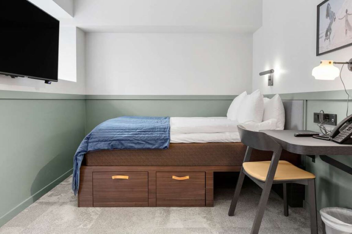 Best Western Hotel at 108-STandardna soba.jpg