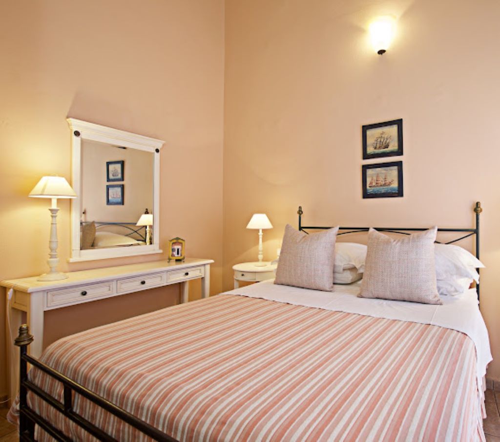 Agnantia Bed and Brekfast-bračni krevet.jpg