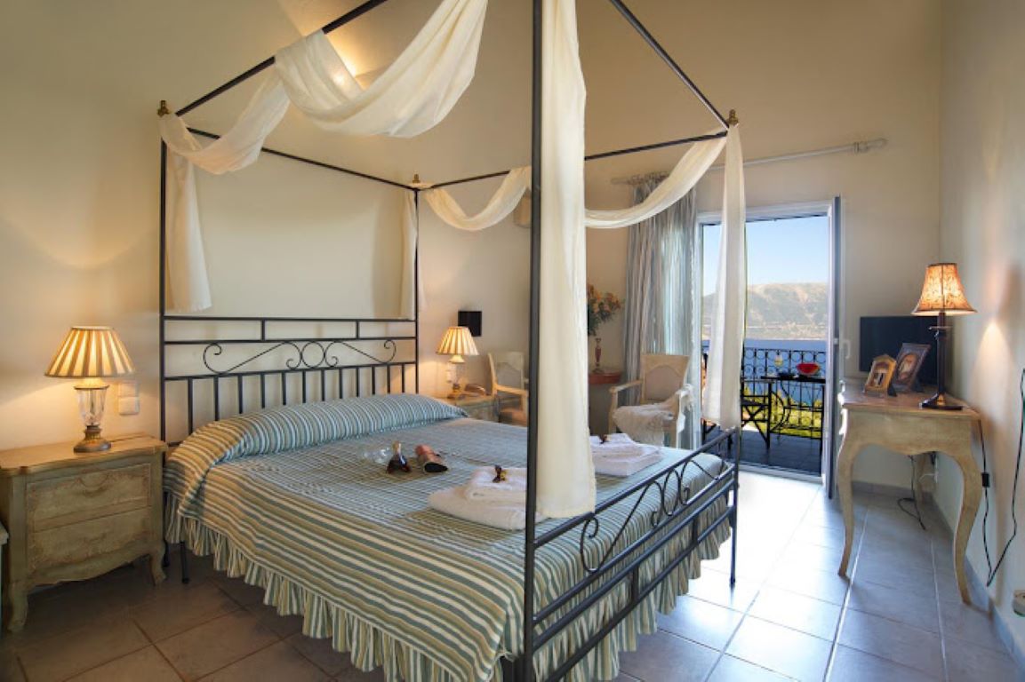 Agnantia Bed and Brekfast-kraljevski krevet.jpg