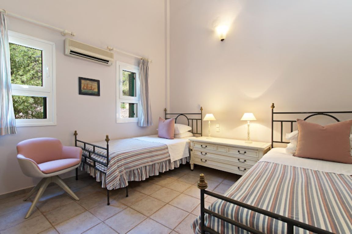 Agnantia Bed and Brekfast-master-suite-dvokrevetna soba.jpg