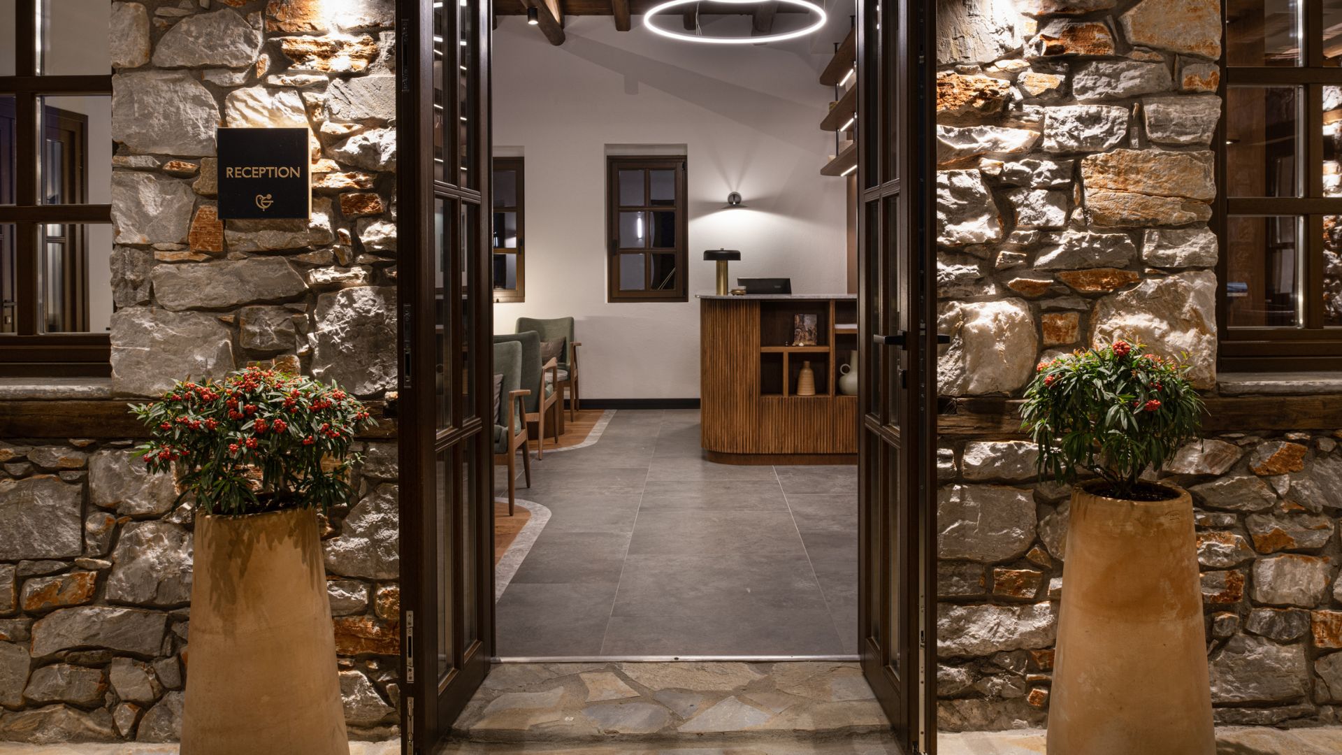 Unedo All Seasons Hotel-Ulaz u hotel.jpg