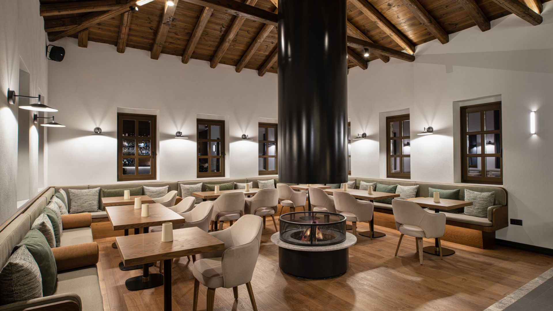 Unedo All Seasons-Restoran.jpg