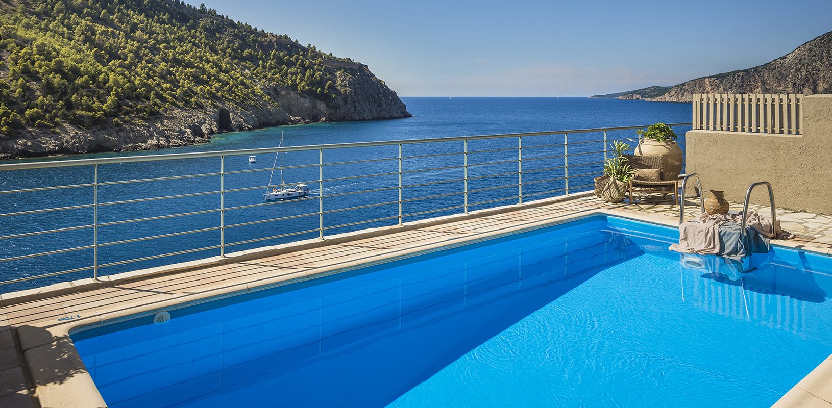 Braunis Horio Villas-palatsina-vila-bazen.jpg