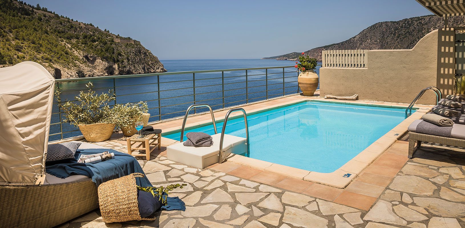 Braunis Horio Villas-vila Akrogiali-bazen.jpg