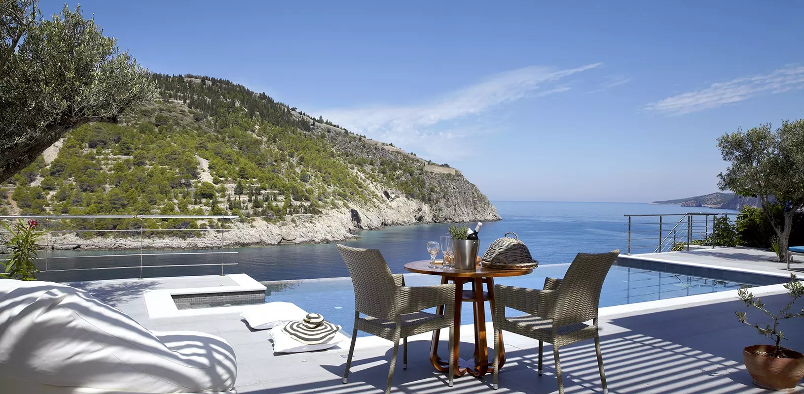 Braunis Horio Villas-vila-art-bazen.jpg