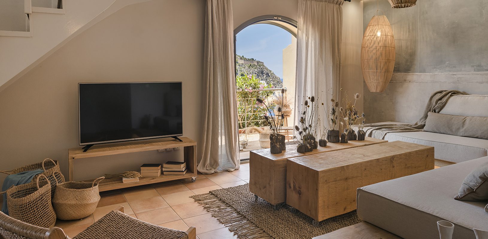 Braunis Horio Villas-vila palatsina-dnevni boravak.jpg