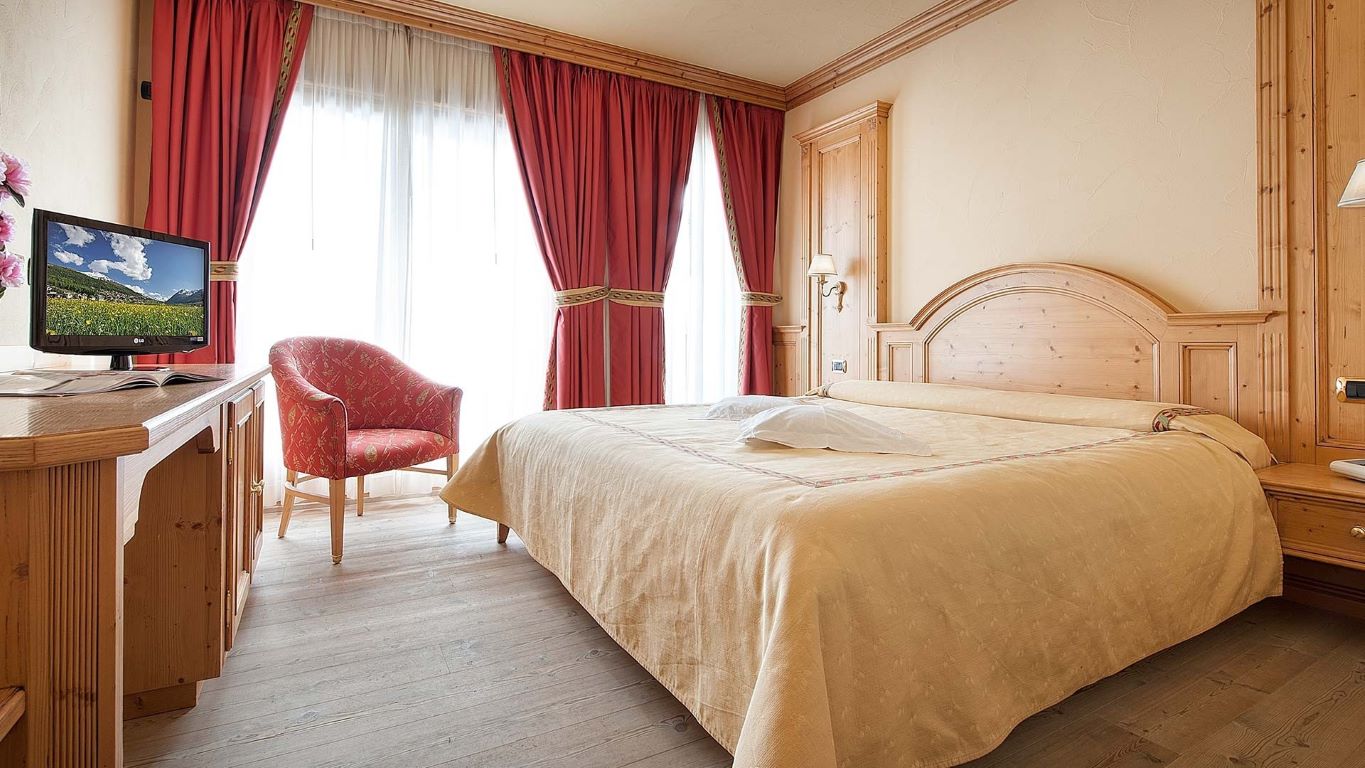 Hotel valltelina-superior panorama.jpg