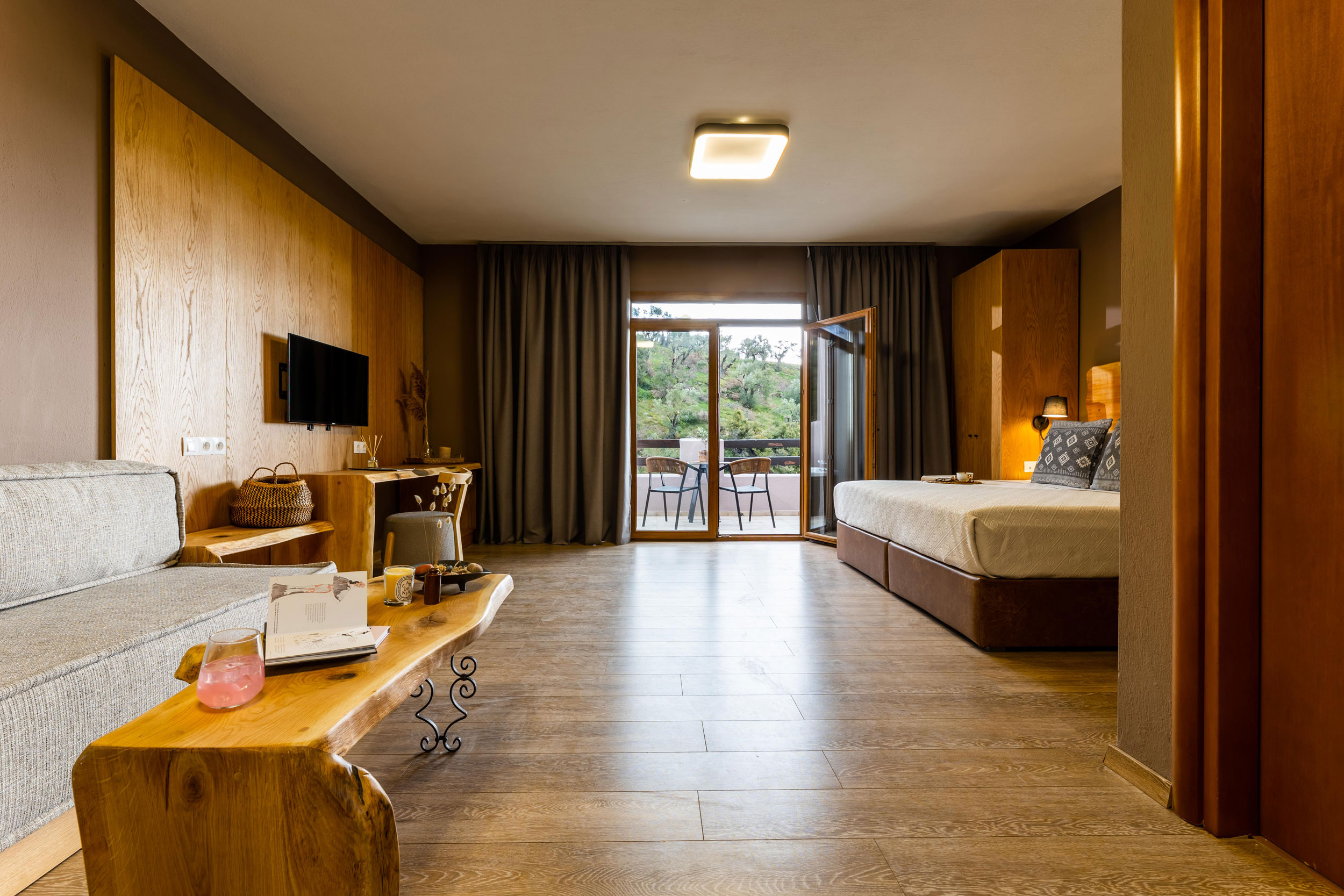 Avaton-Suites and Villas-superior apartman.jpg