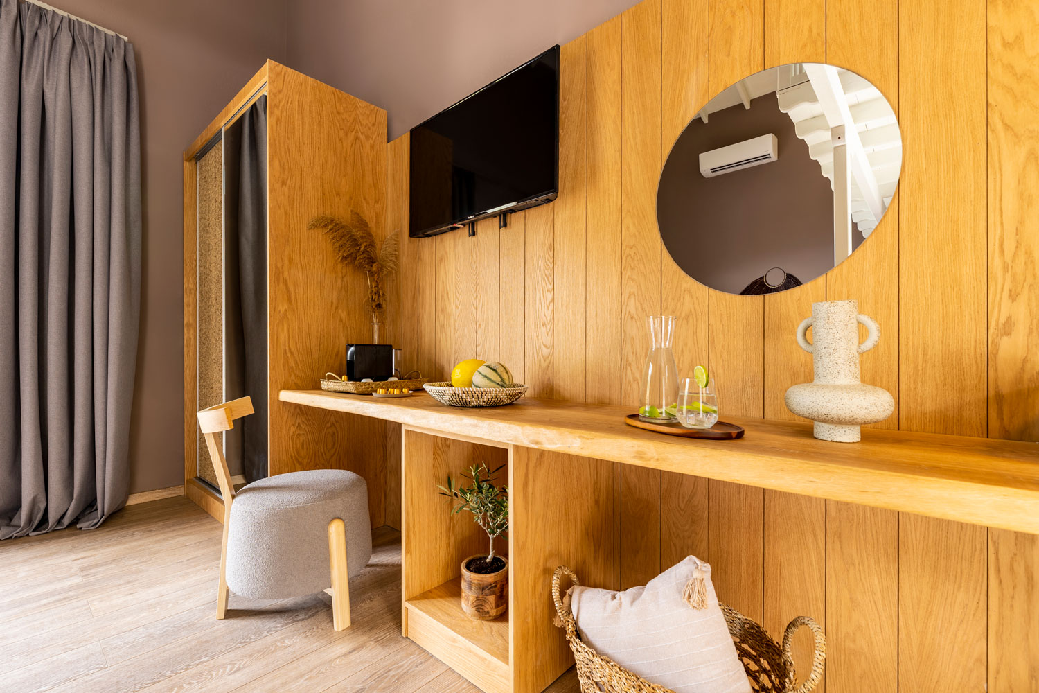 Avaton-Suites and Villas-tv.jpg