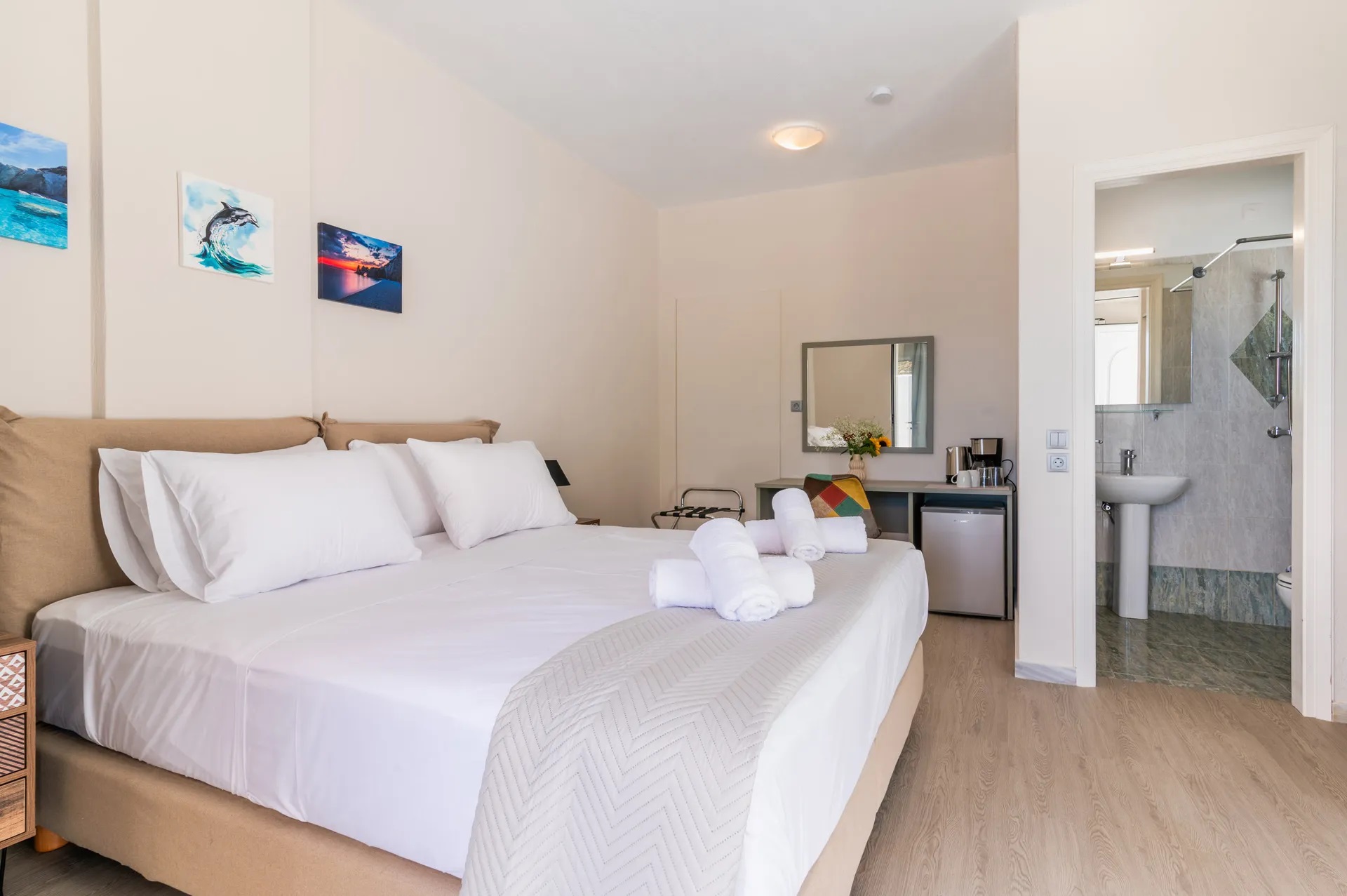 Capa-Blue-Suites-bračni krevet.jpg