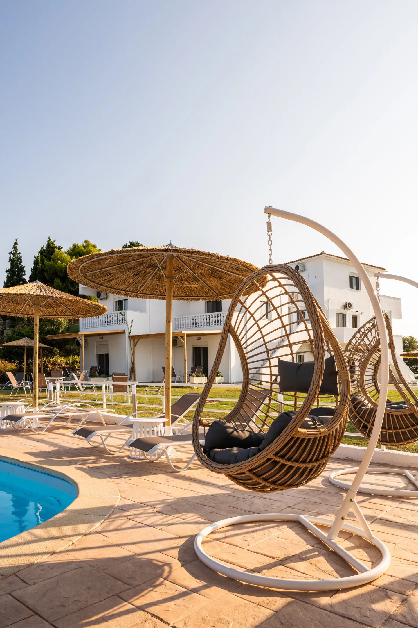 Capa-Blue-Suites-ležaljke.jpg