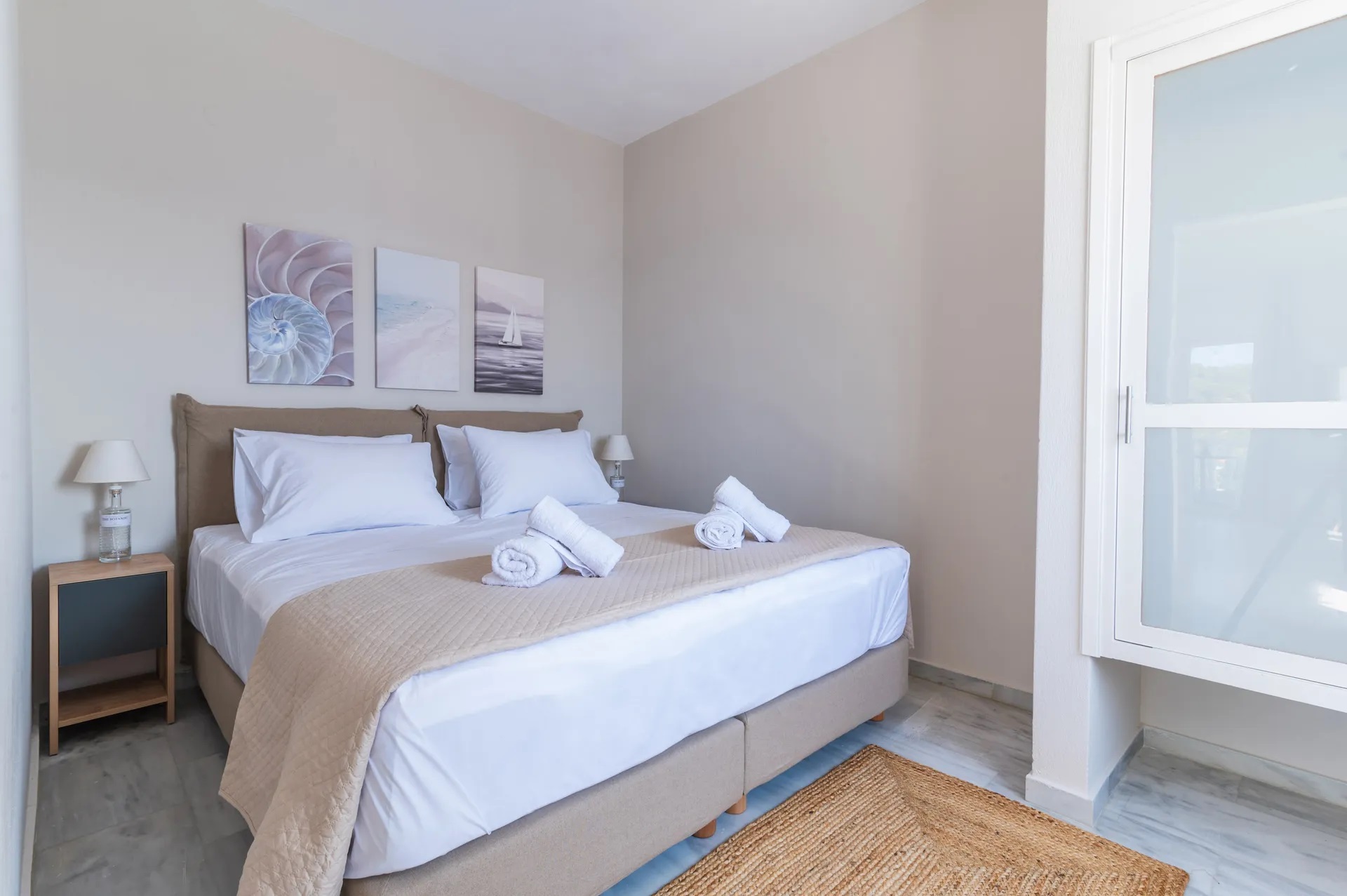 Capa-Blue-Suites-spavaća-soba-francuski-ležaj.jpg