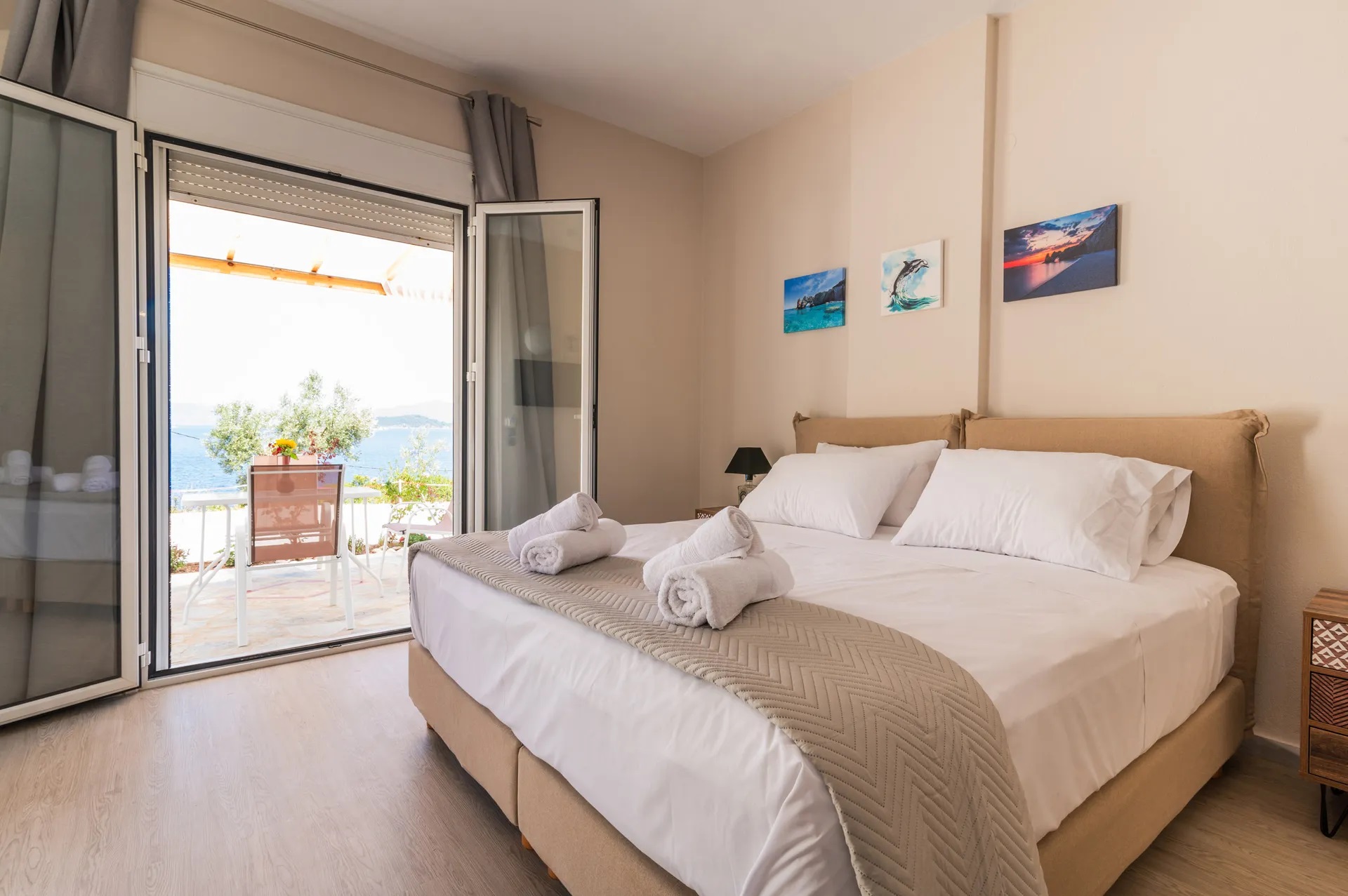 Capa-Blue-Suites-studio-krevet-terasa.jpg